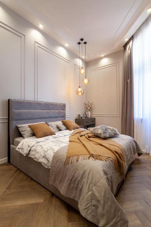 Кості Левицького 11 Lviv Ngoại thất bức ảnh