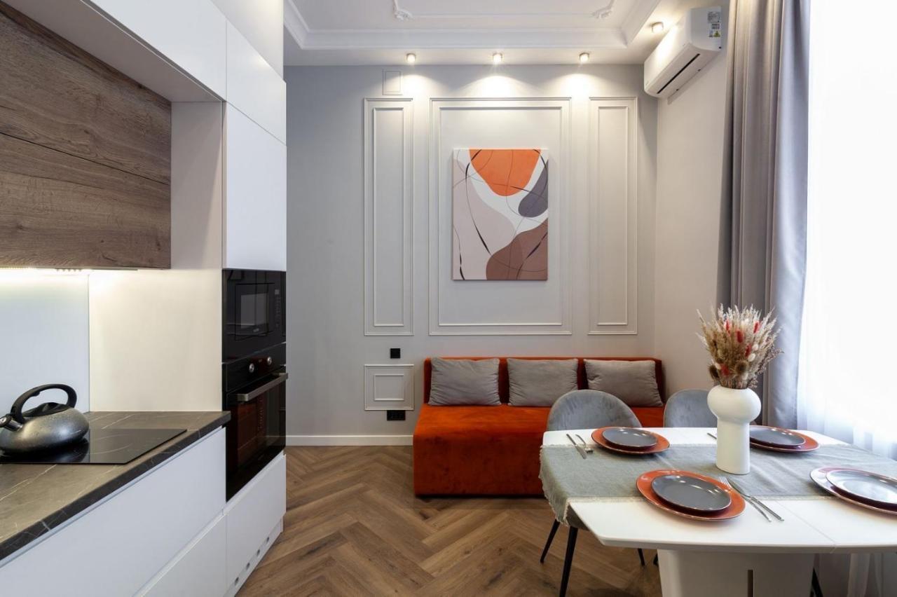 Кості Левицького 11 Lviv Ngoại thất bức ảnh