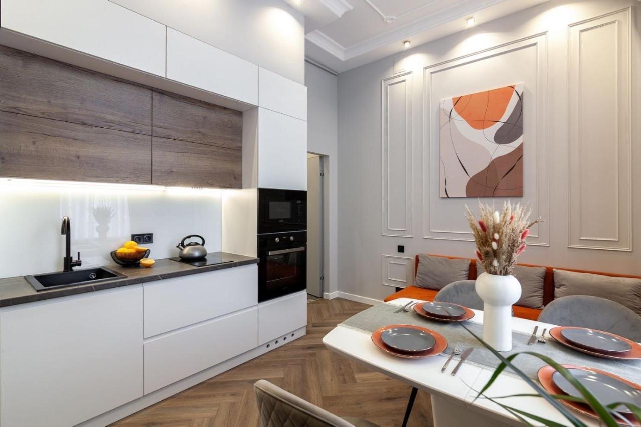 Кості Левицького 11 Lviv Ngoại thất bức ảnh