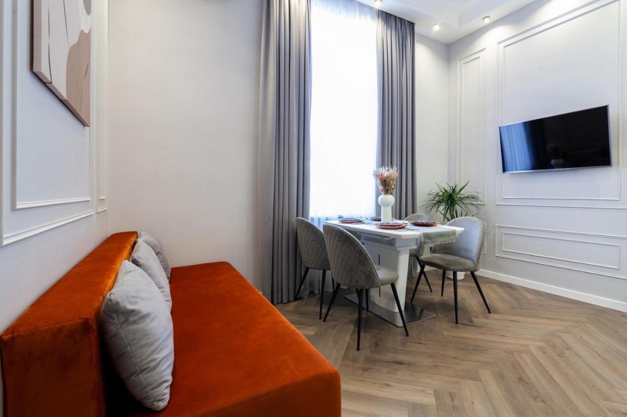 Кості Левицького 11 Lviv Ngoại thất bức ảnh