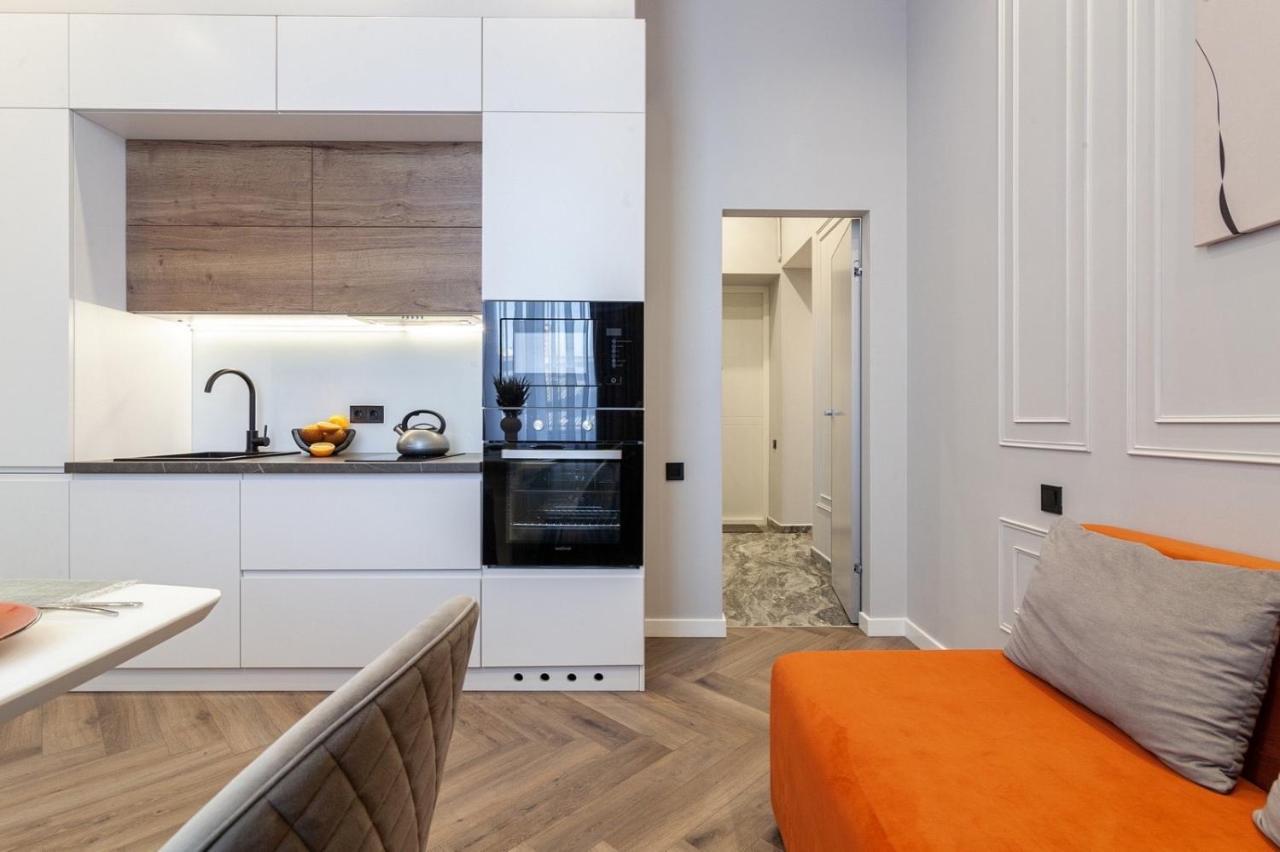 Кості Левицького 11 Lviv Ngoại thất bức ảnh