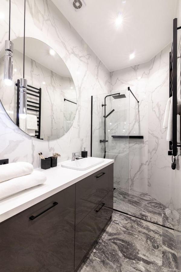 Кості Левицького 11 Lviv Ngoại thất bức ảnh
