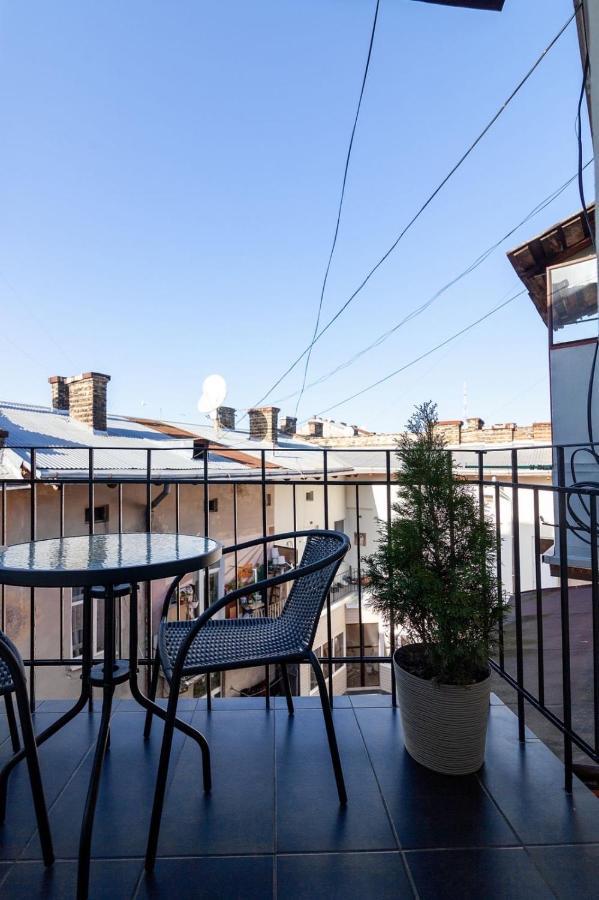 Кості Левицького 11 Lviv Ngoại thất bức ảnh